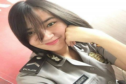 Polwan Menjadi Budak